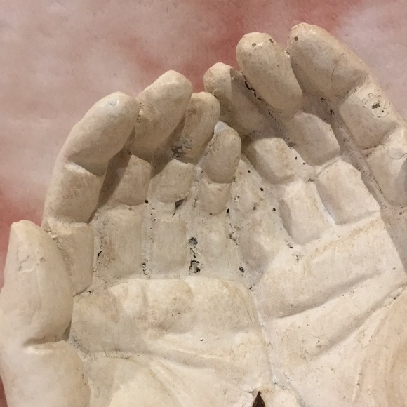 Open Hands Antiqued Ceramic  Trinket Holder, unique table accent NWOT 5” X 4” - Picture 9 of 11